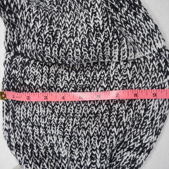 NWT Calvin Klein Infinity Black and White Knit Scarf Unisex - Picture 9 of 10